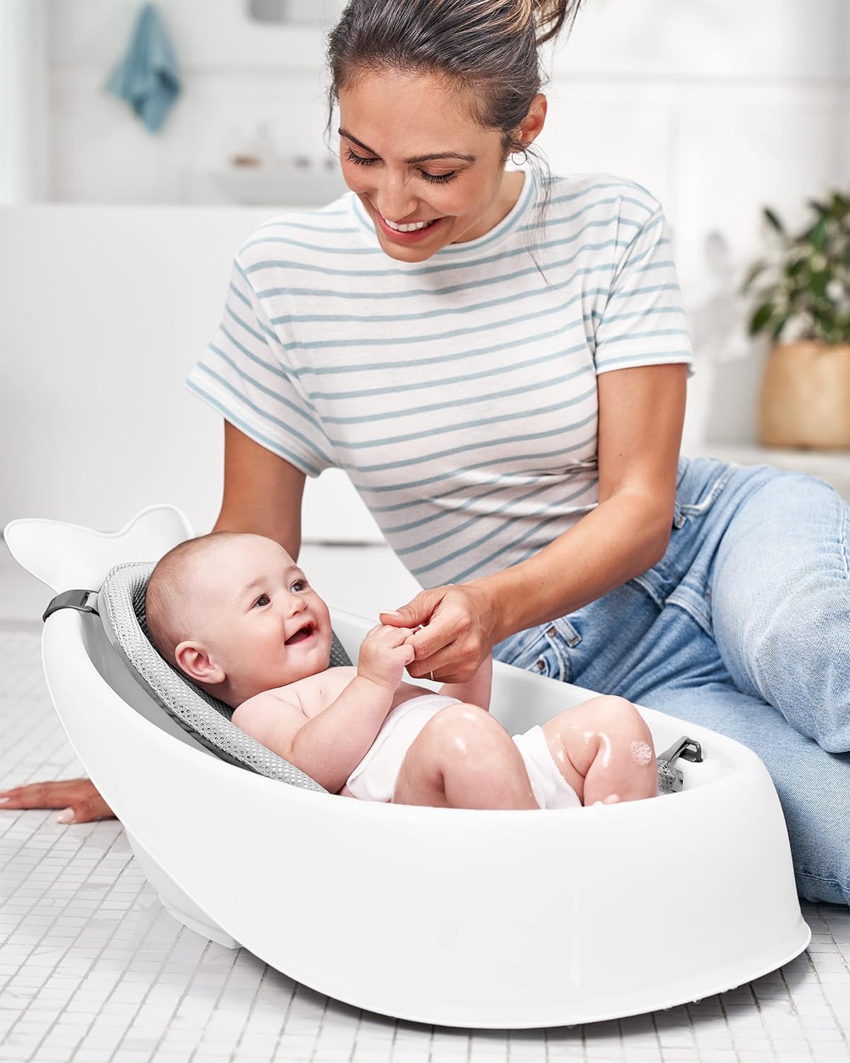 Skip Hop Bath Tub - Moby Smart Sling 3-Stage Tub, PVC-Free, Phthalate-Free, Non Slip Bath Tub for New Born with Drain Plug (Birth to 11Kg, White Color)